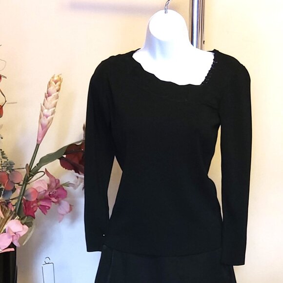 NWT Women’s Black Lightweight Long Sleeve Cardigan Pullover Sweater 6, 8, 10 - Picture 2 of 6